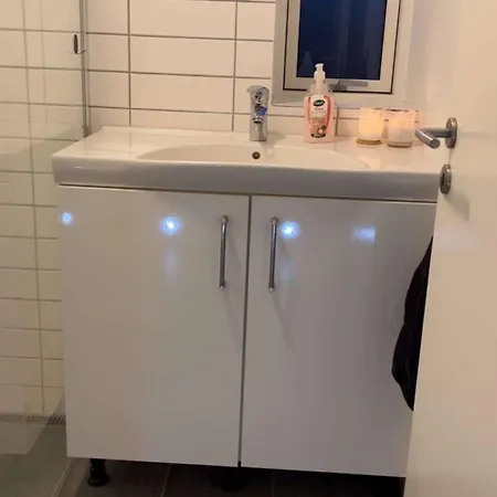 Cozy New In Center Apartment *