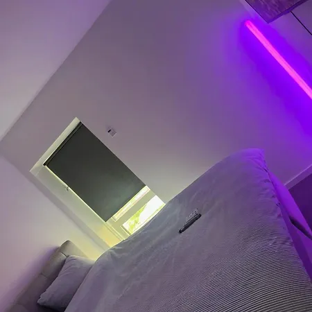 Apartment Cozy New In Center